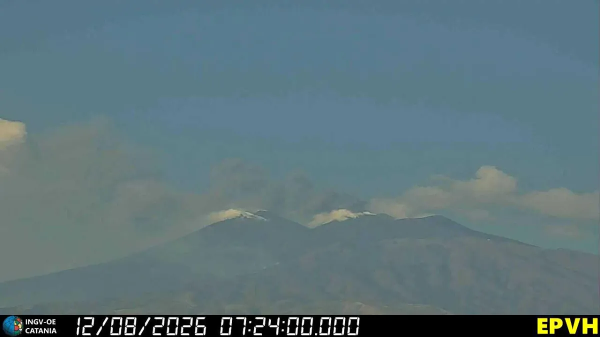 Erupsi Etna Lumpuhkan Catania: Ribuan Penumpang Terdampak, Bandara Ditutup!