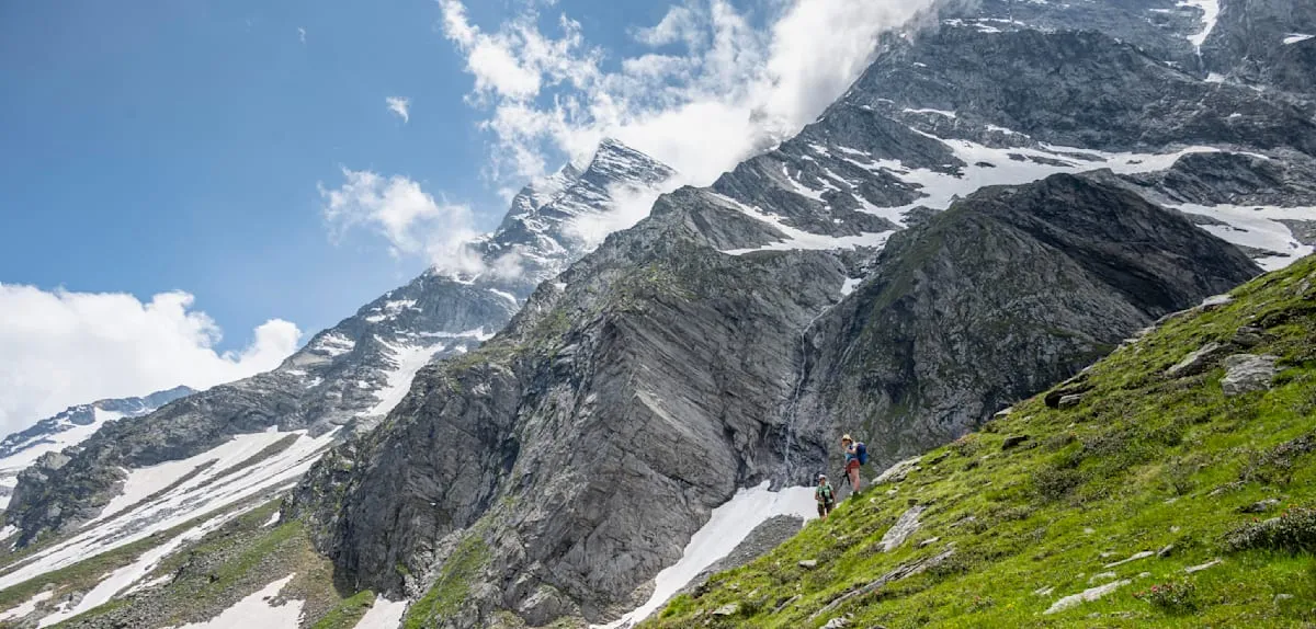 Alpine Tragedy: German Man Dies in Front of Family