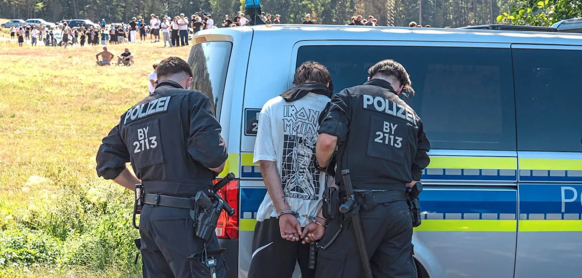Thousands Besiege Former Drachenlord Home, Violence Erupts in Emskirchen