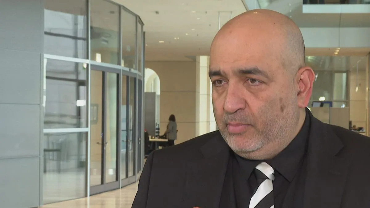 Berlin Left Party Scandal: Accusations of Extremist Clan Ties Rock City!