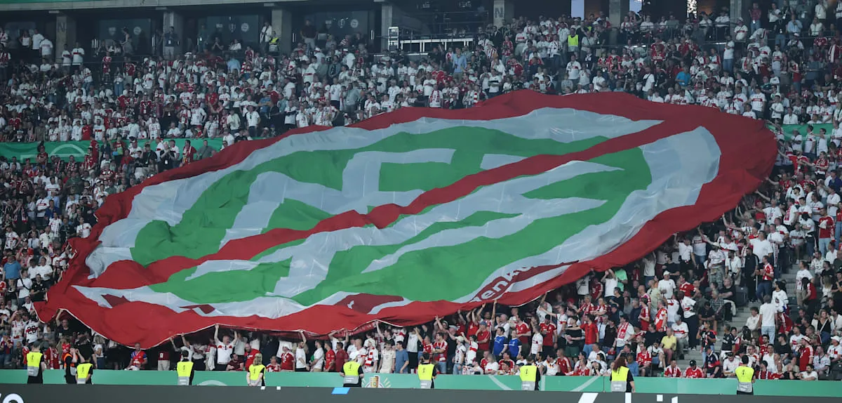 Olympiastadion Bergemuruh: Logo Raksasa Anti-DFB Hentikan Final Piala Jerman