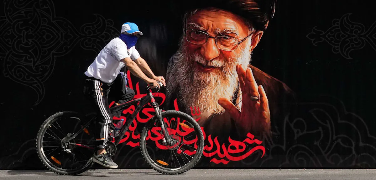 Ironi Iran: Rezim Relakan Ribuan Korban Demi Pesta Pemakaman Agung?