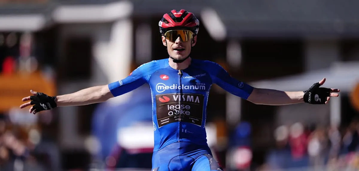 Jonas Vingegaard Guncang Alpen: Kuasai Giro D'Italia dengan Dominasi Mutlak!