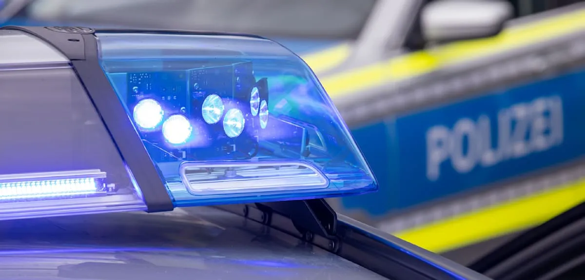 Pelarian Maut di Dortmund: Pengemudi Mercedes Lukai Polisi, Buron!