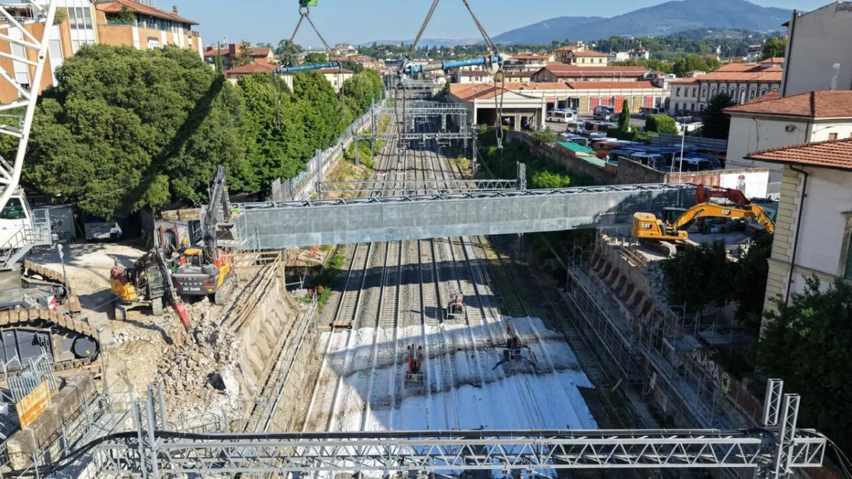 Italy Halved: National Rail Network Halted in Florence Until July 30