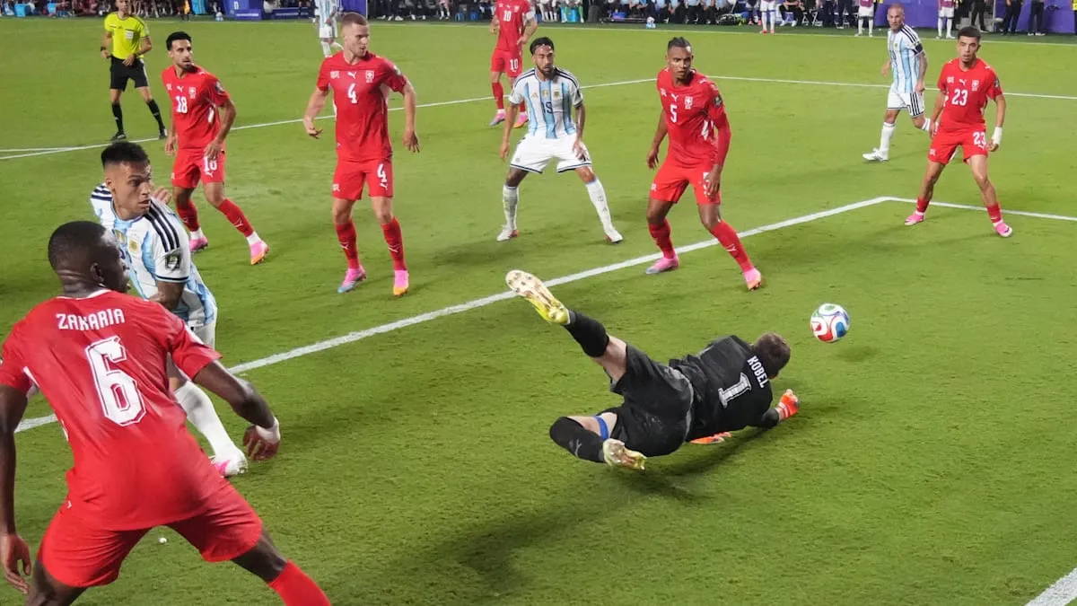 Heroik Kobel Gagalkan Seitfallzieher Martinez, Swiss Paksa Argentina ke Babak Tambahan!