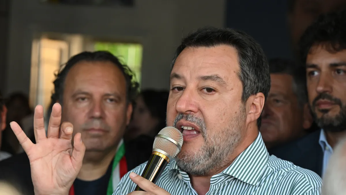 Italian Political Controversy: Salvini Visits Roggero, Thousands of League Supporters Demand Pardon