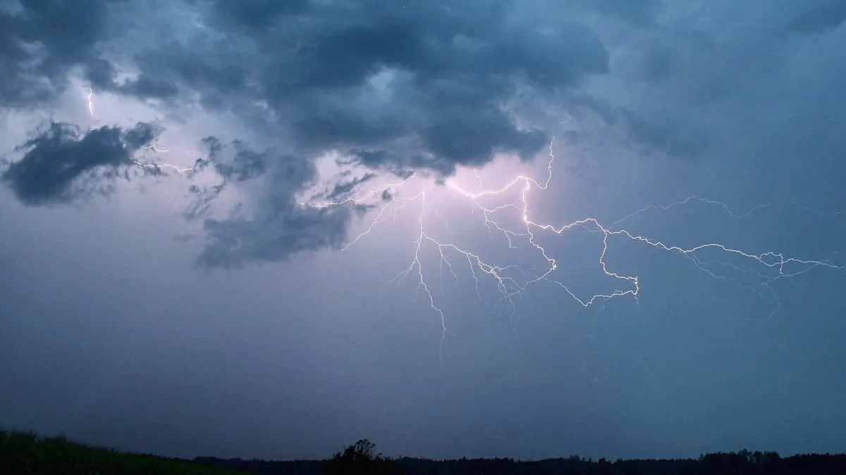 Swabia on Edge: DWD Warns of Severe Thunderstorms, Flooding Threatens!