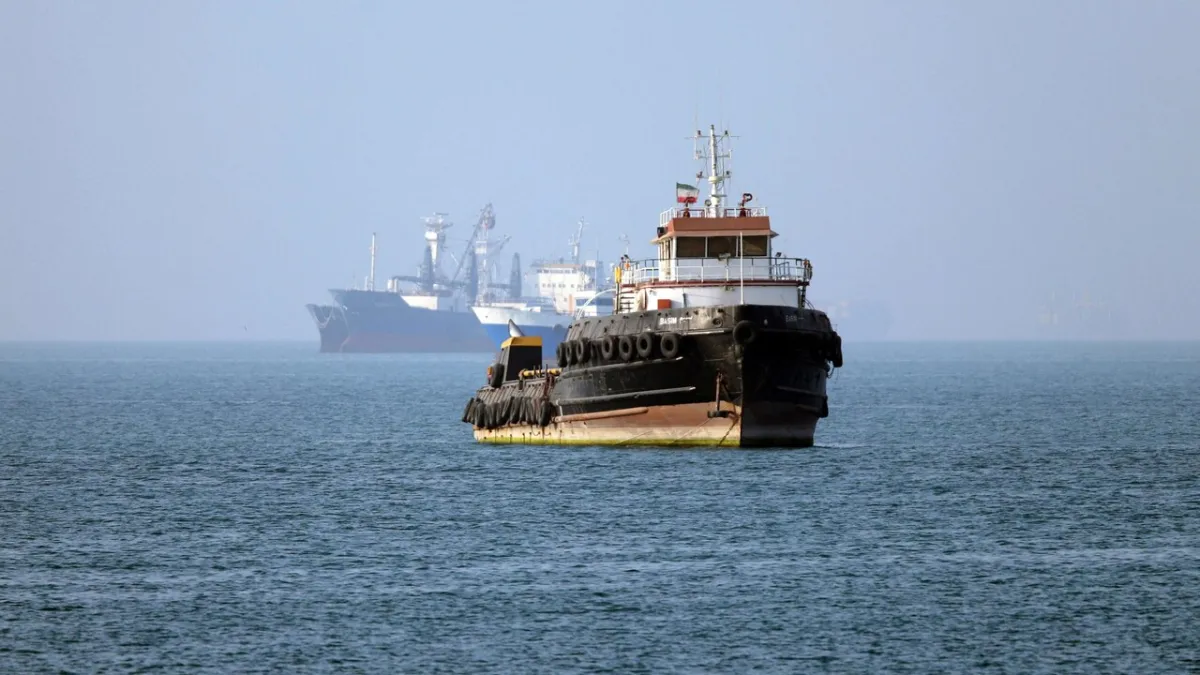 Serangan Misterius Guncang Selat Hormuz: Kapal Iran Tewaskan Satu Kru