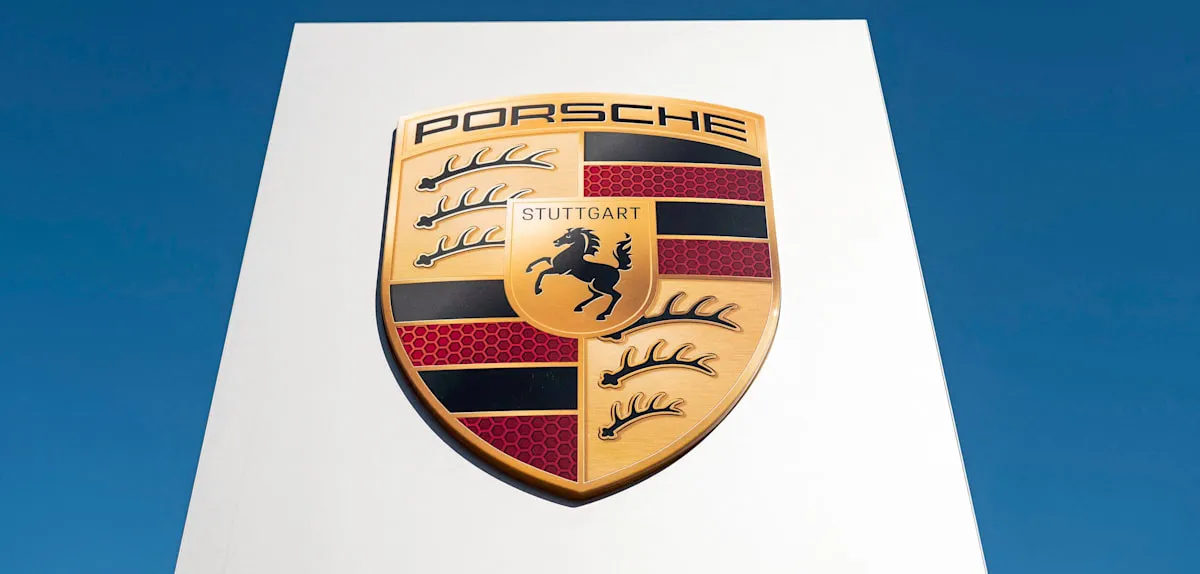 Badai PHK Porsche: Ribuan Posisi Terancam, Pusat Pengembangan Krusial Terdampak