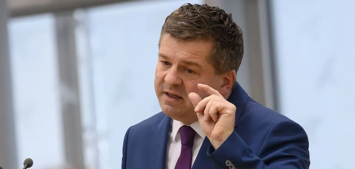 Polemik Koalisi: Eks Pemimpin CDU Peringatkan PM Schulze Soal 'Merangkul' Kiri!