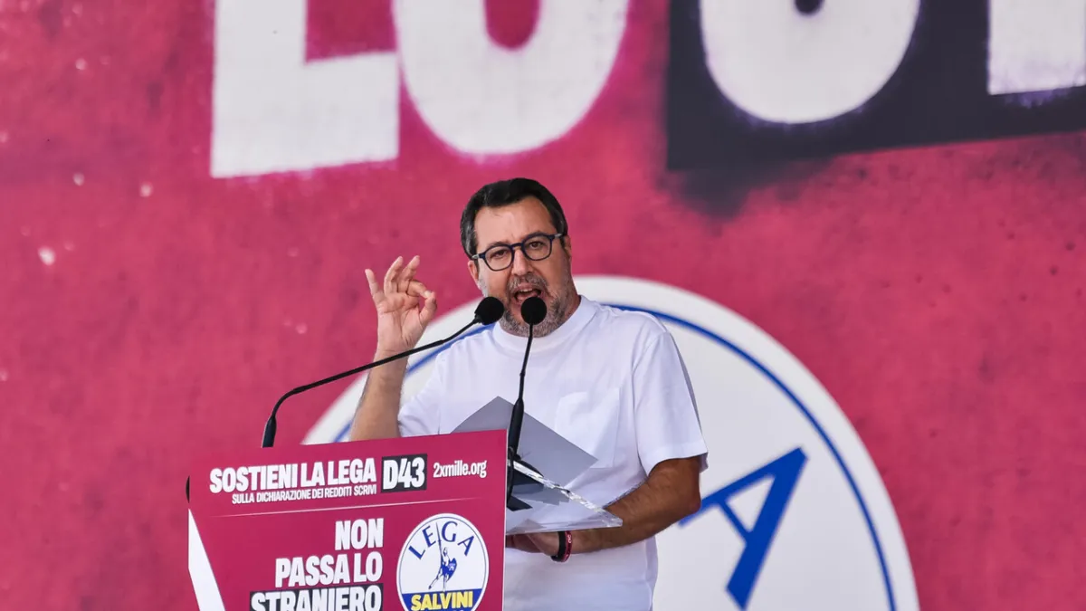 Salvini Shakes Pontida: Extraordinary Congress in October, Crushing Dissent!