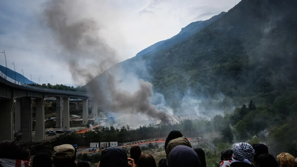 Val di Susa Tense: Meloni & Piantedosi Inspect No Tav Attack Site, Four Foreigners Detained