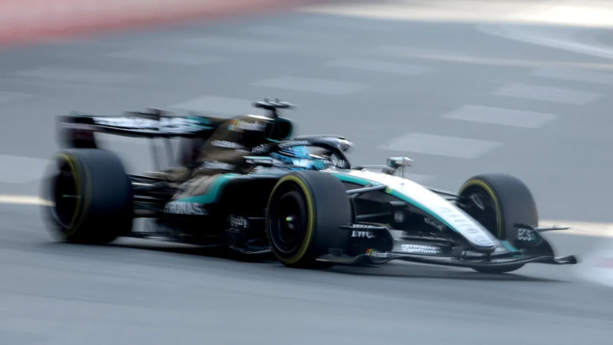 Drama Baku! George Russell Taklukkan Verstappen di Formula 1 Penuh Kejutan