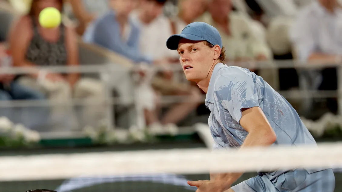 Sinner Ditantang Cuaca Panas Paris: Tiket Babak Ketiga Roland Garros!