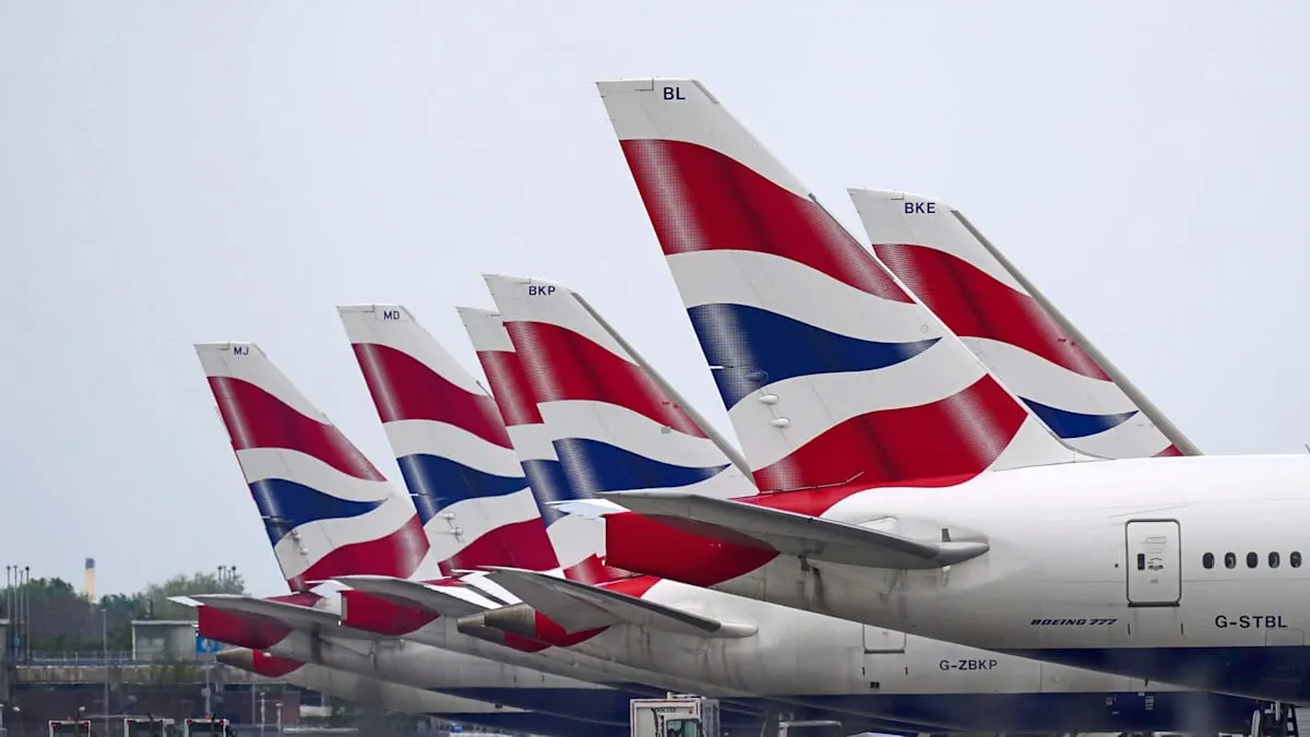 Kekacauan Penerbangan British Airways: Ratusan Penumpang Terlantar, Awak Kabin Mabuk!