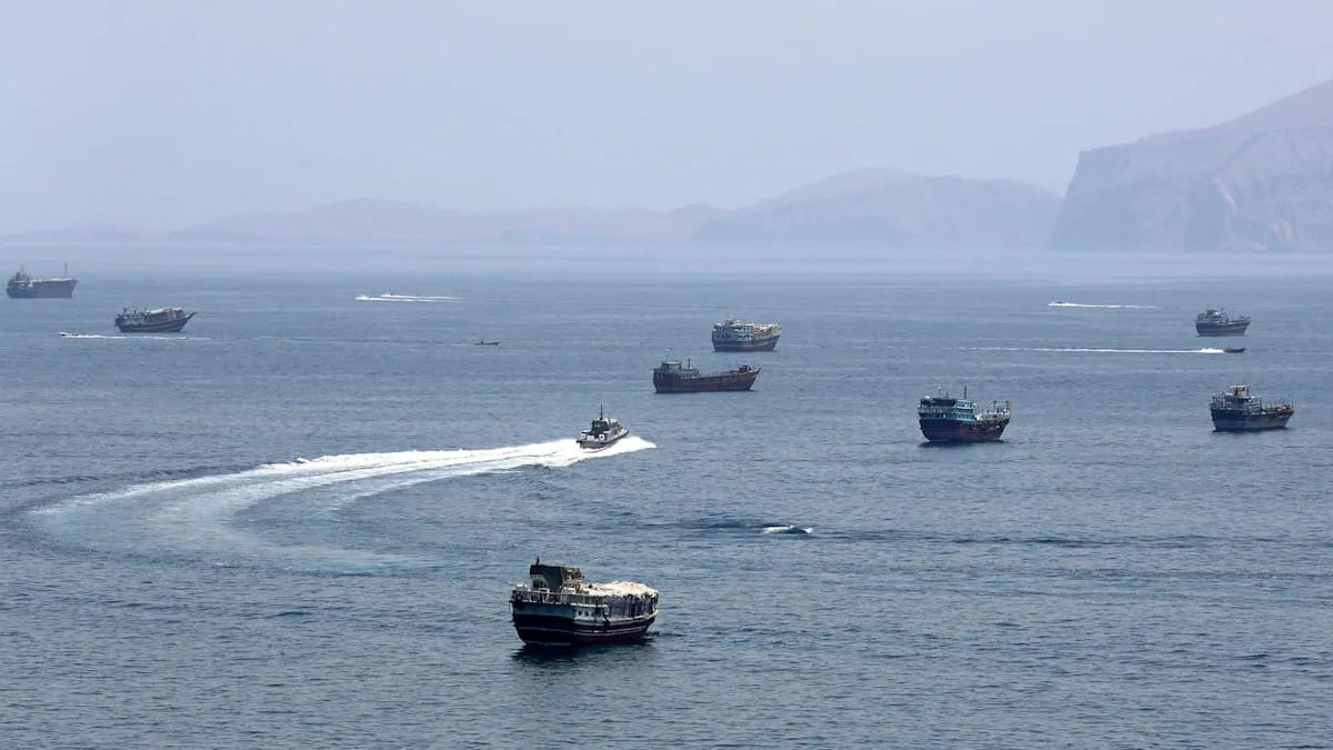Eskalasi Memanas: AS Hancurkan Tanker Iran, Teheran Balas Rudal di Hormuz