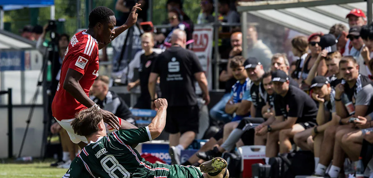 Rasisme Coreng Sepak Bola Jerman: Laga Cottbus Dihentikan Mendadak!