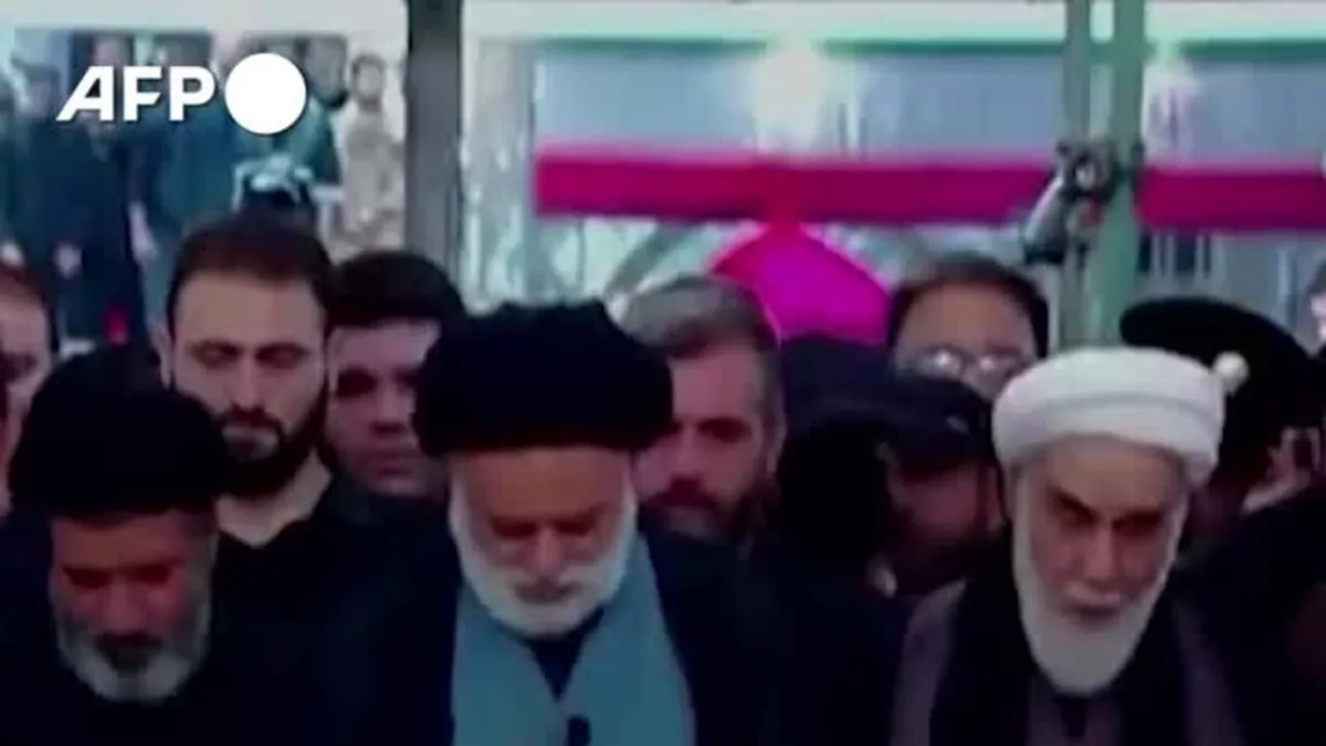 Wajah Misterius di Pemakaman Khamenei: Mojtaba Calon Pemimpin Terlihat?