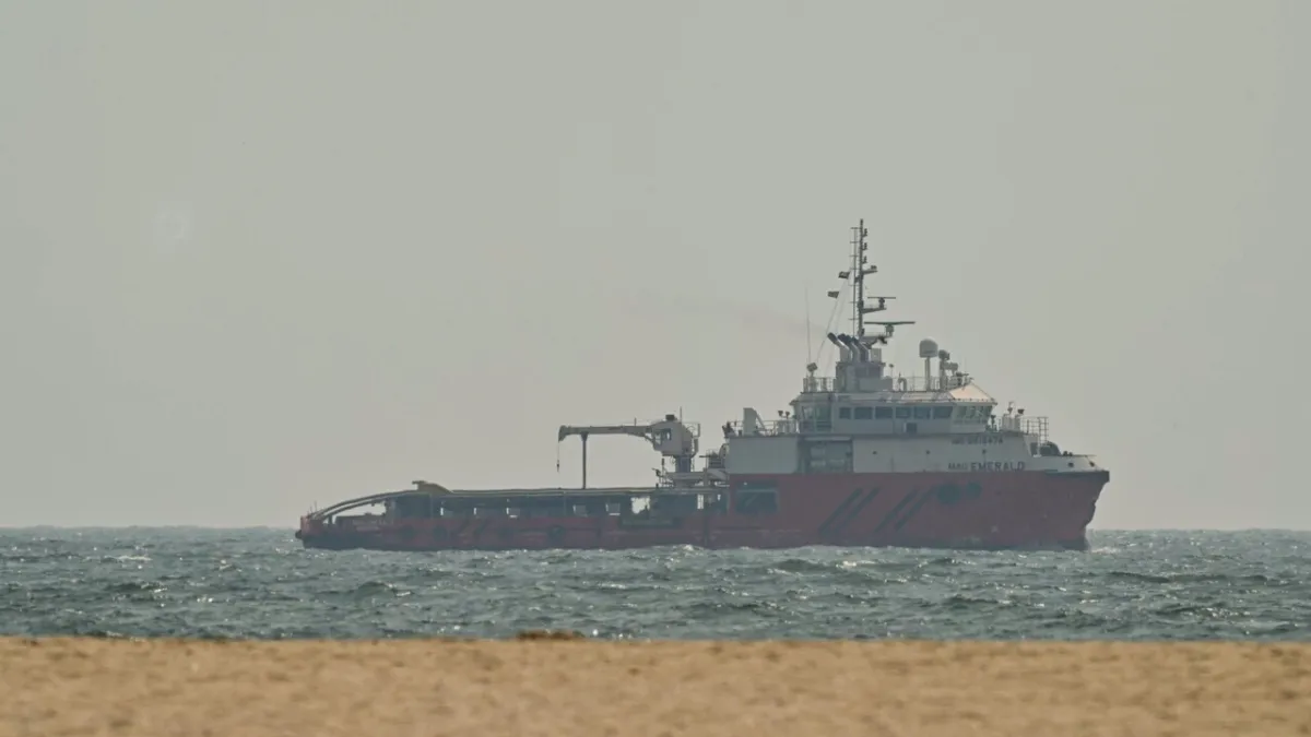 Gejolak Hormuz: Iran Blokir Jalur Krusial, AS Balas Serangan Rudal