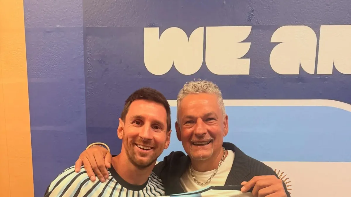 Messi Sumbangkan Nomor 10 Argentina Kepada Baggio Usai Laga Dramatis