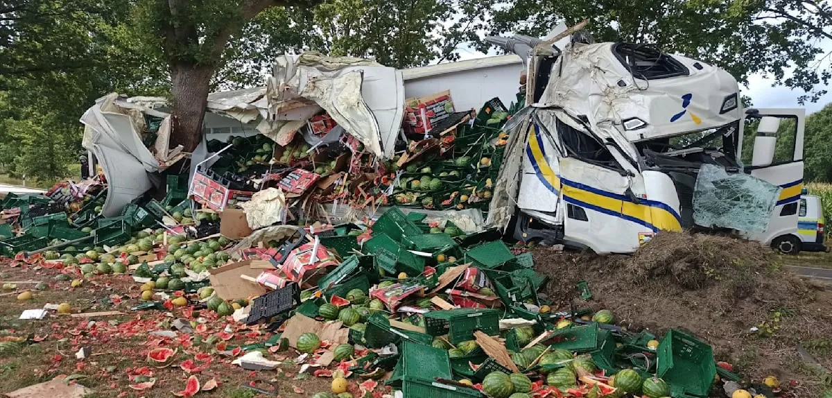 Drunk Driver Crashes 22-Ton Melon Lorry, 4.09 Promille Blood Alcohol