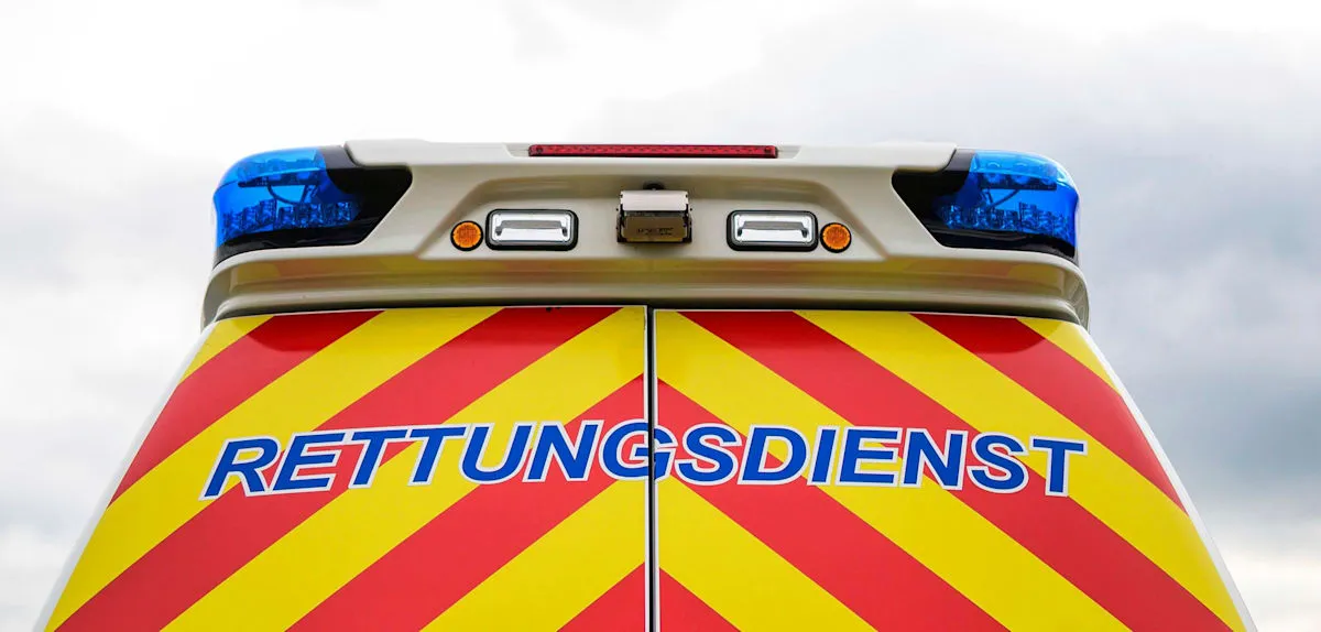 Mercedes Overturns Severely in Hagermarsch: Witnesses Detail Harrowing Moments