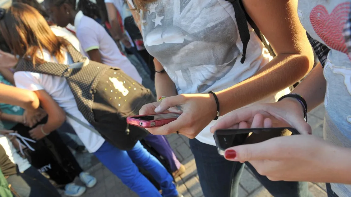 AI Mencekam Gen Z: Antusiasme Anjlok 14 Persen di Amerika