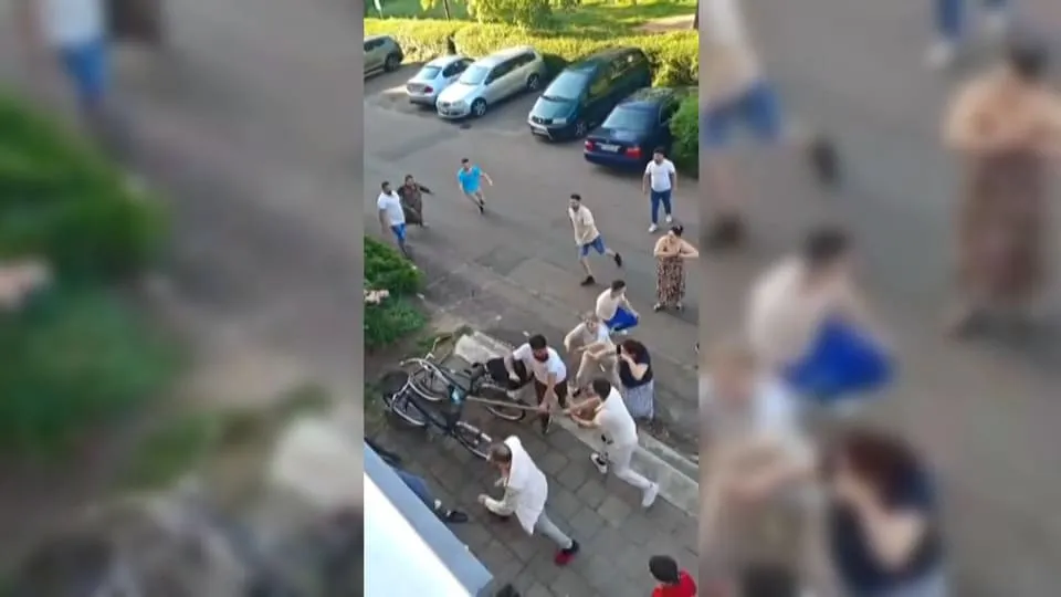 Adu Jotos Massal di Sachsen: Puluhan Orang Terlibat, Tujuh Luka-luka!