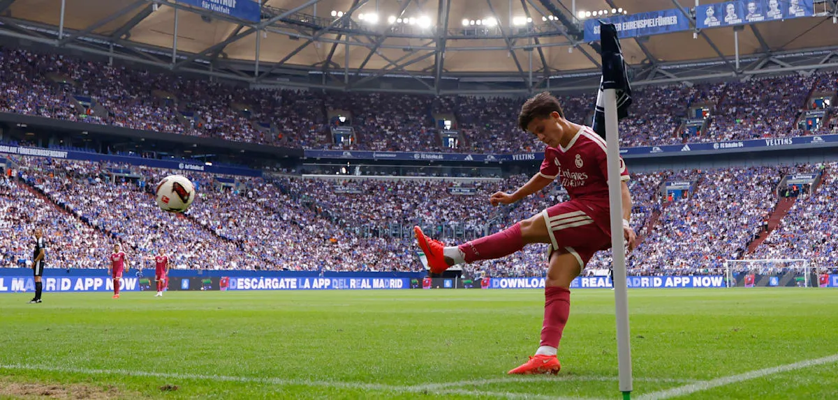 Chaos at Schalke Changing Room: Fake Real Madrid Star Cousins Spark Threats!