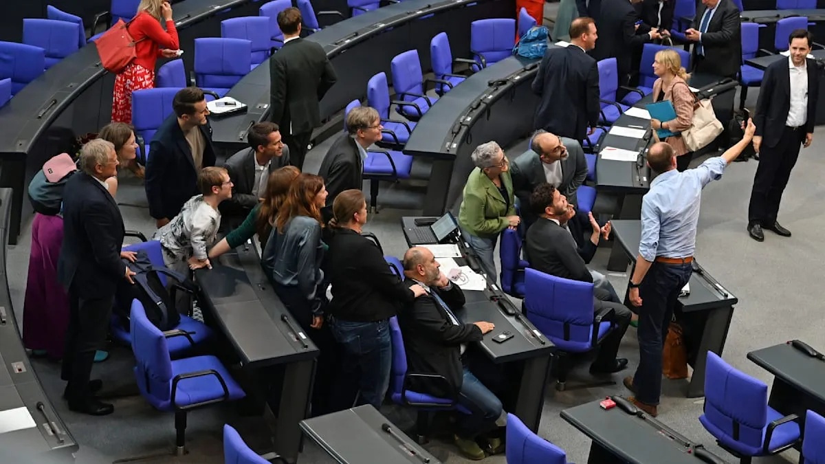 Bundestag Rehat Panas: Parlemen Jerman Jeda Setelah Setengah Tahun Penuh Gejolak