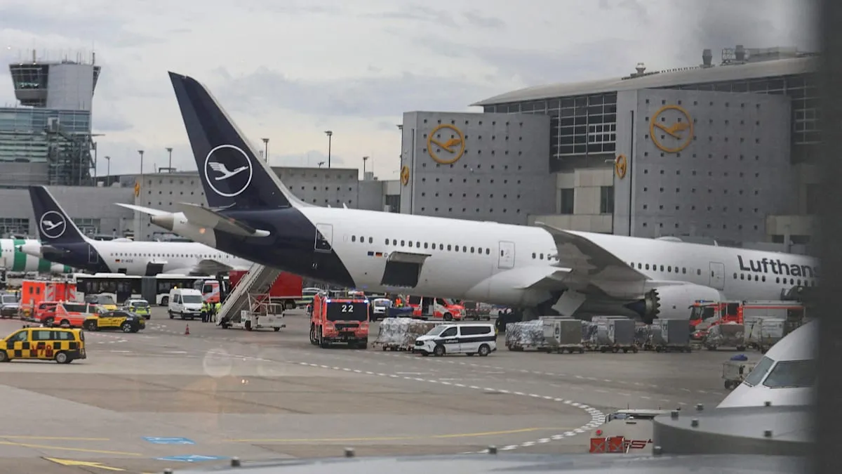 Horor di Frankfurt: Dreamliner Lufthansa Ambruk Mendadak, Staf Terluka