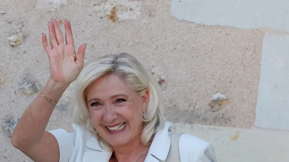 Le Pen Dominates Early 2027 Presidential Poll: Threat of French Right Wave?