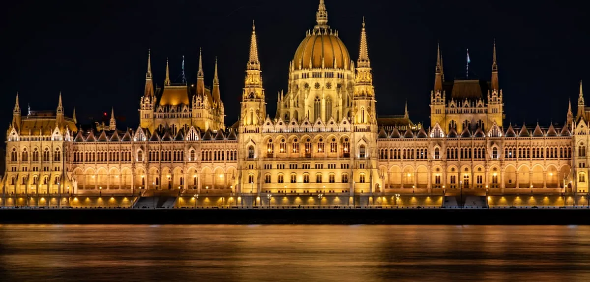 Europe's Conservative Surge: Right-Wing Hopes Pin On Washington Figure 2026