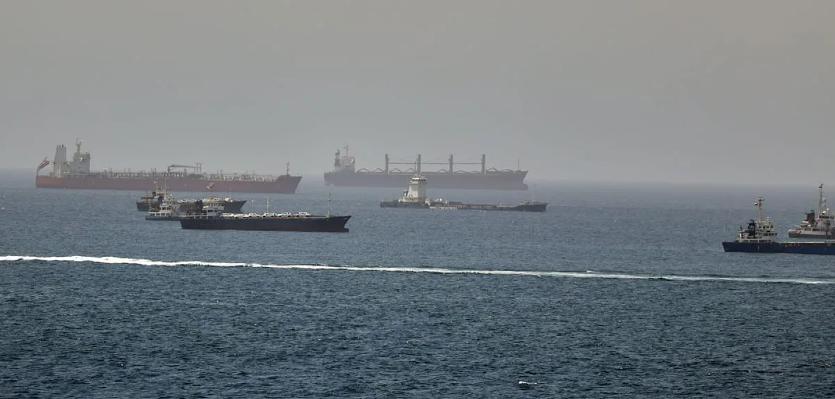 Serangan Udara AS Guncang Iran di Selat Hormuz; Teheran Ancam Balas Dendam