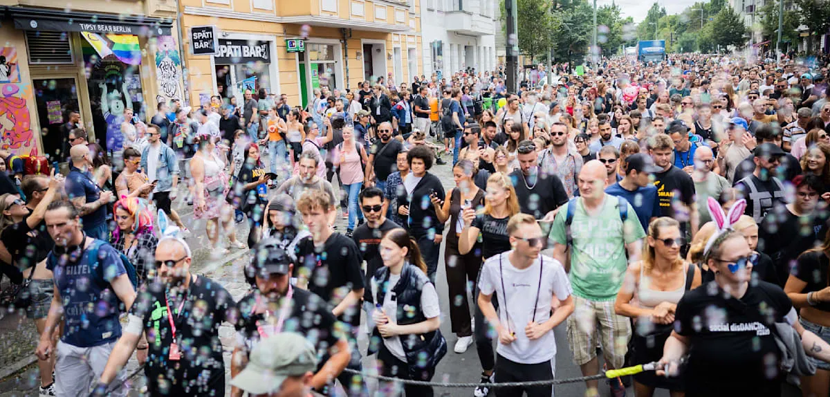 Berlin Berduka: Parade Tekno Zug Der Liebe Dibatalkan Pasca-Ancaman CSD 2026
