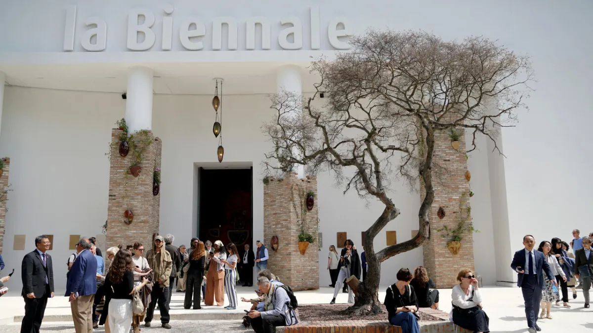 Venice Biennale Ignites: Lega and Borgonzoni Challenge EU, Opposition Divided.