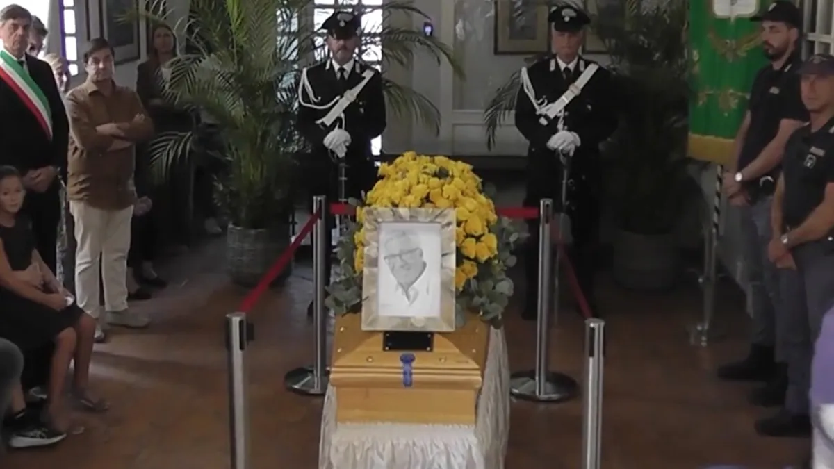 Capri Berduka: Peppino di Capri Disemayamkan, Warga Antre Mengenang Legenda