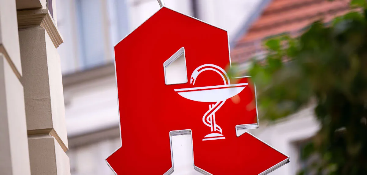 Doctors-Pharmacists Competence War Heats Up: Minister Warken's Health Reforms Shake Germany
