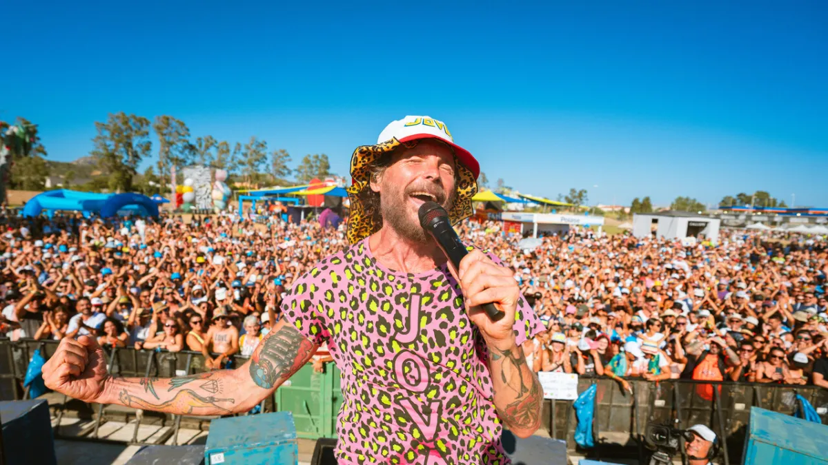 Jovanotti Genap 60 Tahun: 'Anak Abadi' Italia yang Enggan Berhenti Pesta Kerja