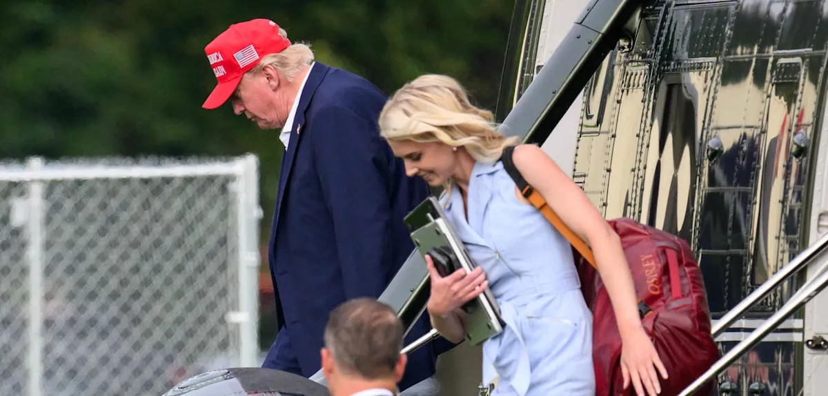 Asisten Kepercayaan Trump Guncang Gedung Putih: Surat dan Perangkat Misterius