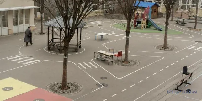 Ancaman Kekerasan Anak di Sekolah Paris: Dua Petugas Langsung Diskors