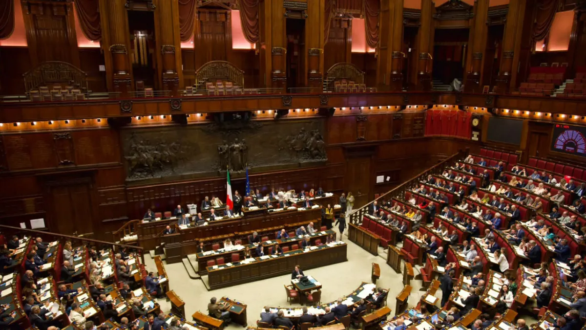 Reformasi Undang-Undang Pemilu Italia: Parlemen Genting, Masa Depan Politik Tergantung!