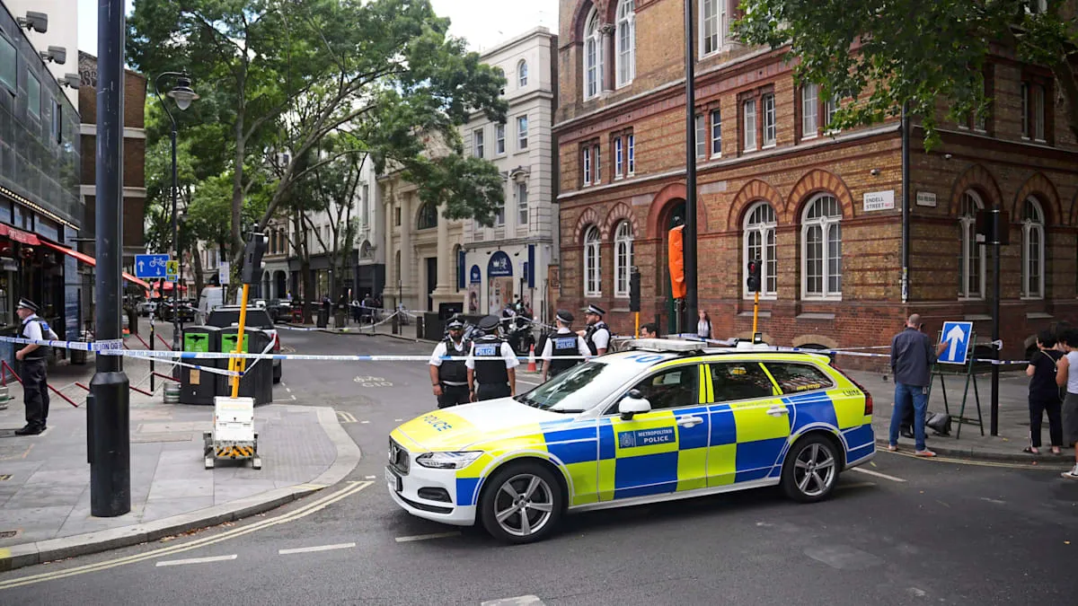 London Stunned: Four Men Stabbed in Covent Garden, Woman Apprehended