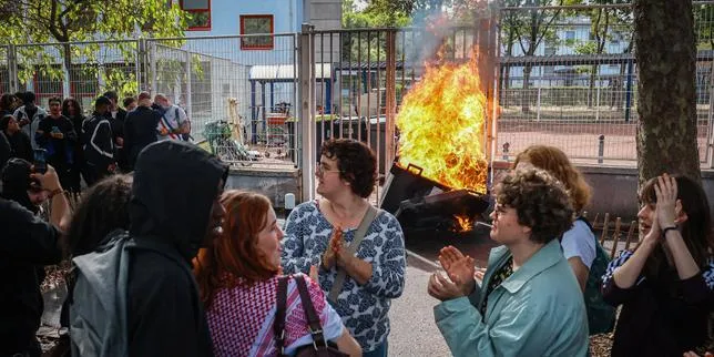 French School Chaos Escalates: 180 Lycees Blocked, Political Accusations Emerge