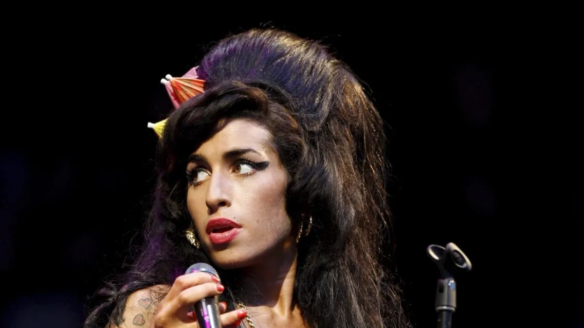 Ayah Amy Winehouse Diperintah Pengadilan Bayar Kompensasi Jutaan Kepada Sahabat