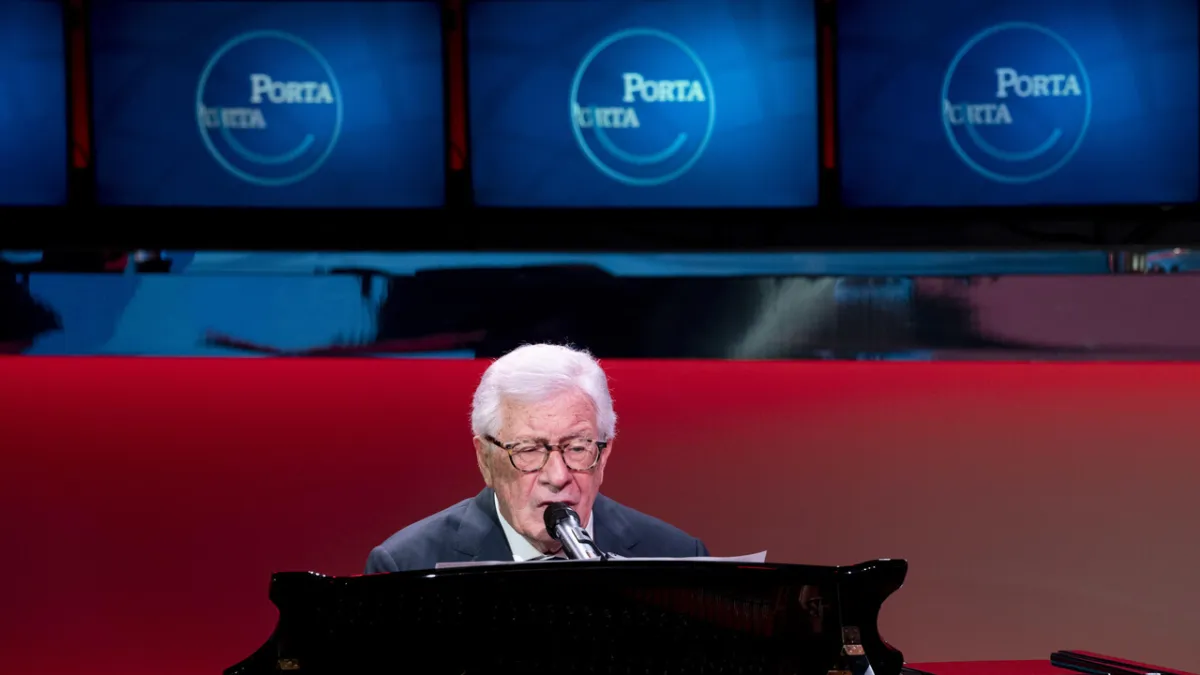 Italia Berduka: Peppino di Capri, Maestro Revolusi Twist, Akan Dimakamkan