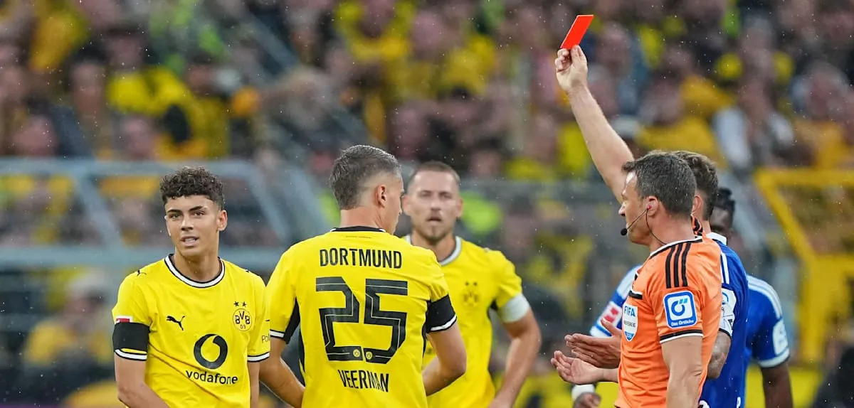 Tragedi Debut Samuele Inacio: Kartu Merah, Insiden Botol, dan Tangis di Bundesliga