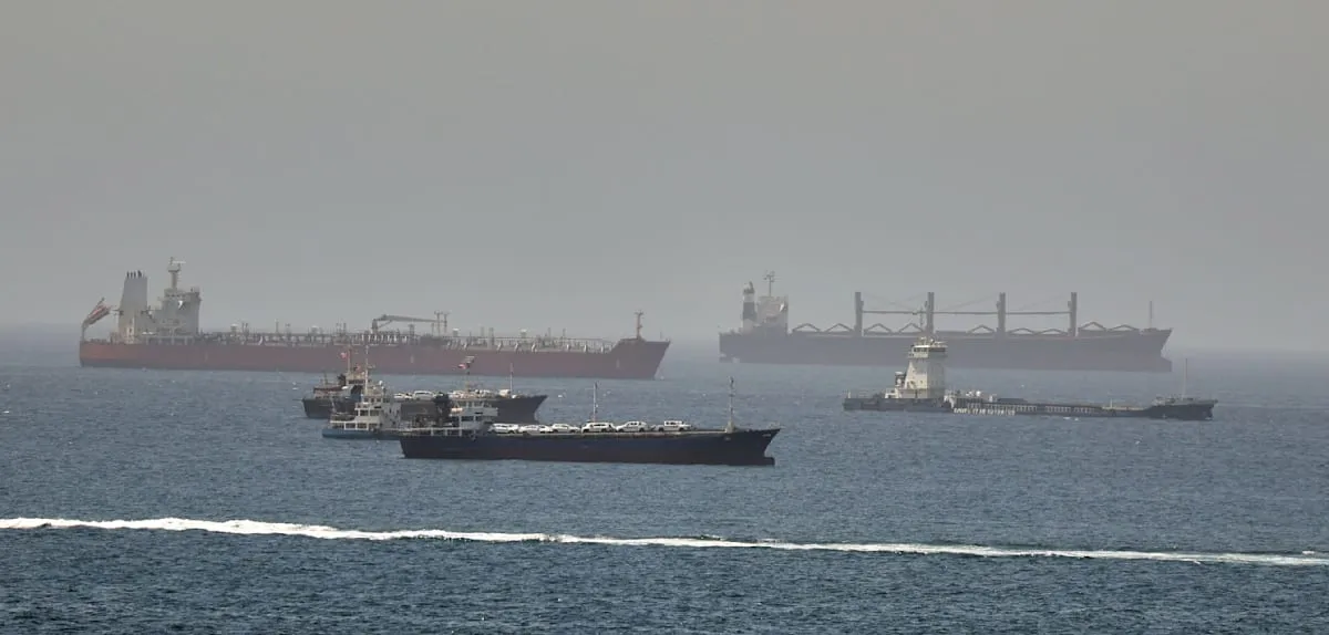 Trump Demands Iran Fund Ship Damages Amid Escalating Tensions
