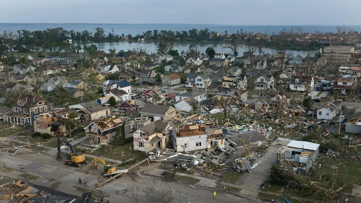 Devastating Tornado Strikes Wisconsin: Two Cities Paralyzed, Thousands Trapped